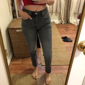 Black high waisted 501’s skinny size 25